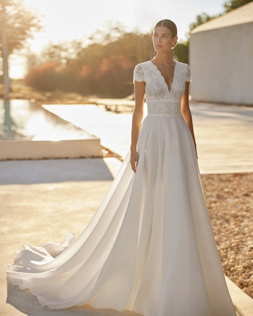 Sposa 2025 -  -  Modello  045