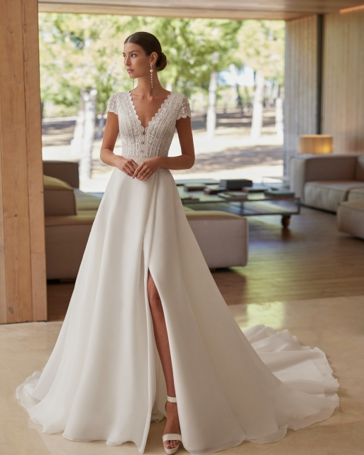 Sposa 2025 -  -  Modello  042