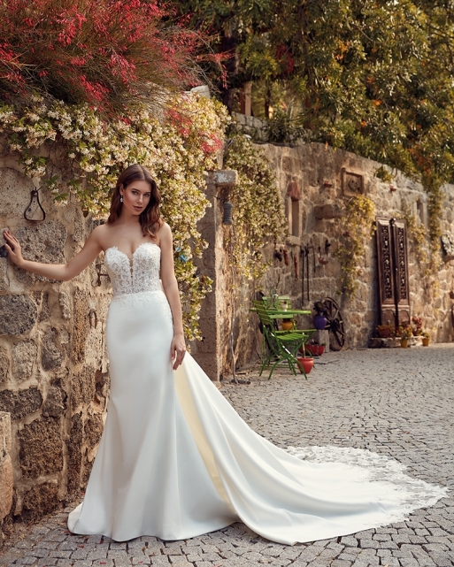 Sposa 2025 -  -  Modello  210